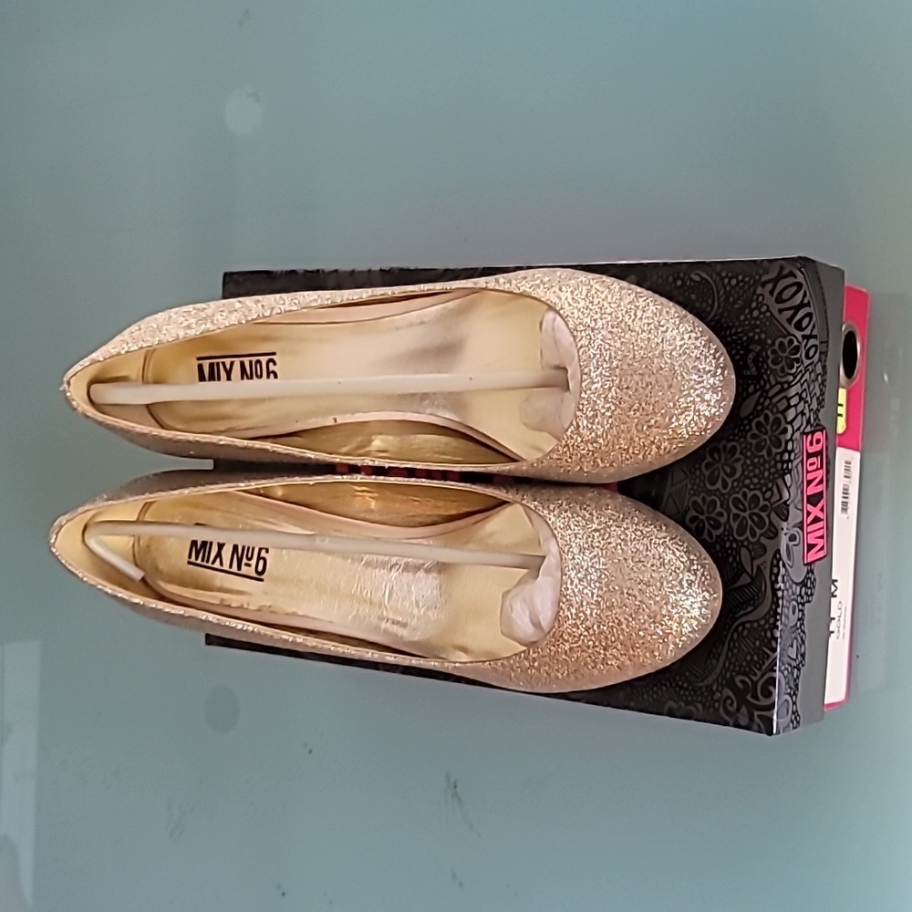 Women's shoes